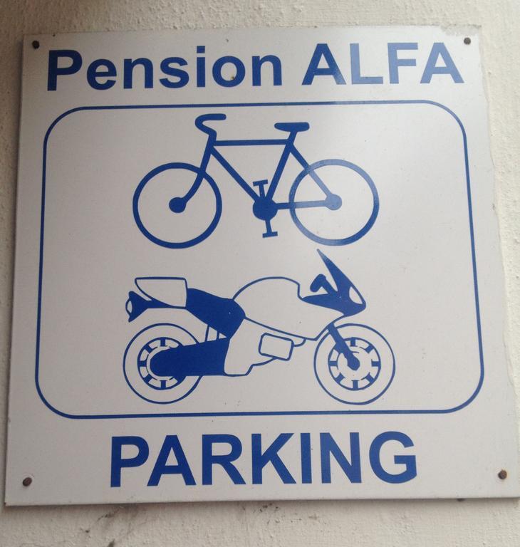 Pension Alfa & Whisky Pub ตาบอร์ ภายนอก รูปภาพ
