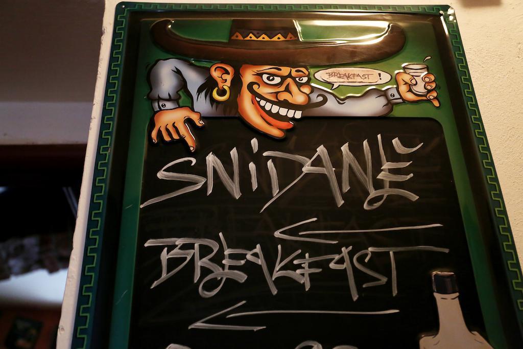 Pension Alfa & Whisky Pub ตาบอร์ ภายนอก รูปภาพ